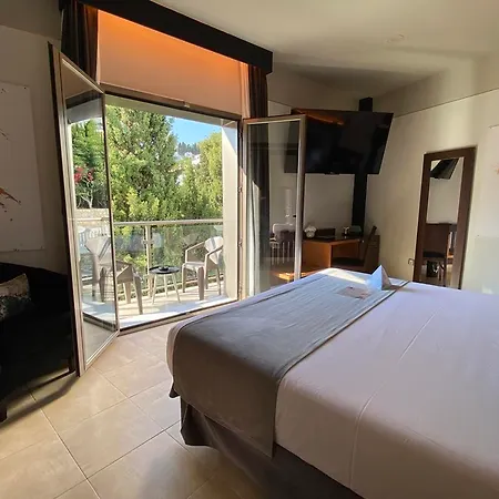On Aleta - Only Adults 4*